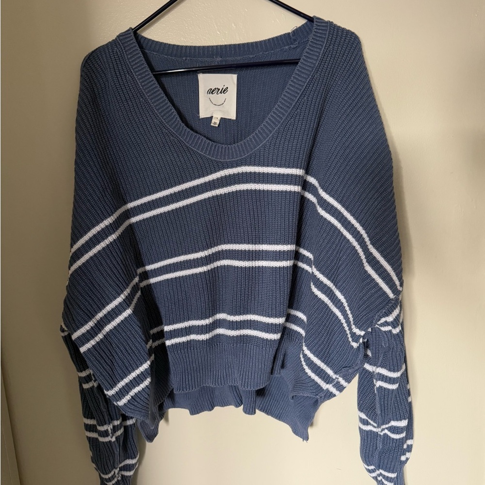 American Eagle Boxy Cropped Sweater 💙